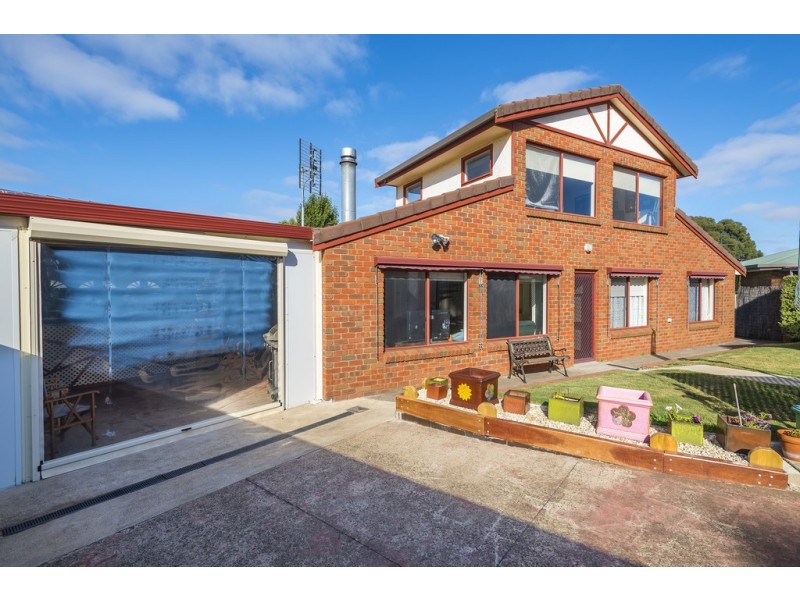 6 Castles Crescent, Kyneton VIC 3444