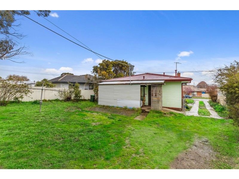4 Elizabeth Avenue, Kyneton VIC 3444