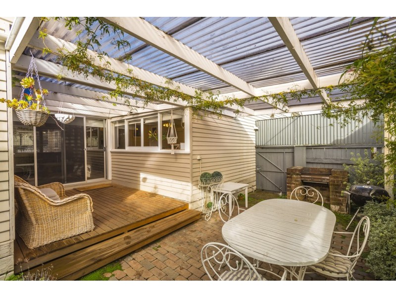 17 Sturt Street, Kyneton VIC 3444