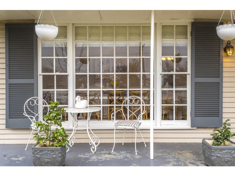 17 Sturt Street, Kyneton VIC 3444