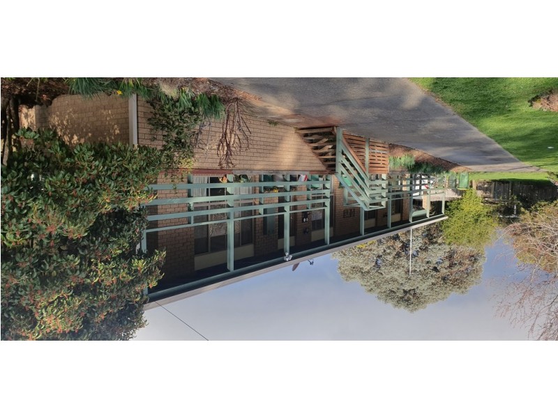 12 Barton Street, Kyneton VIC 3444