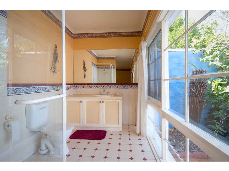 48 FAIRBAIRN PLACE*, Kyneton VIC 3444