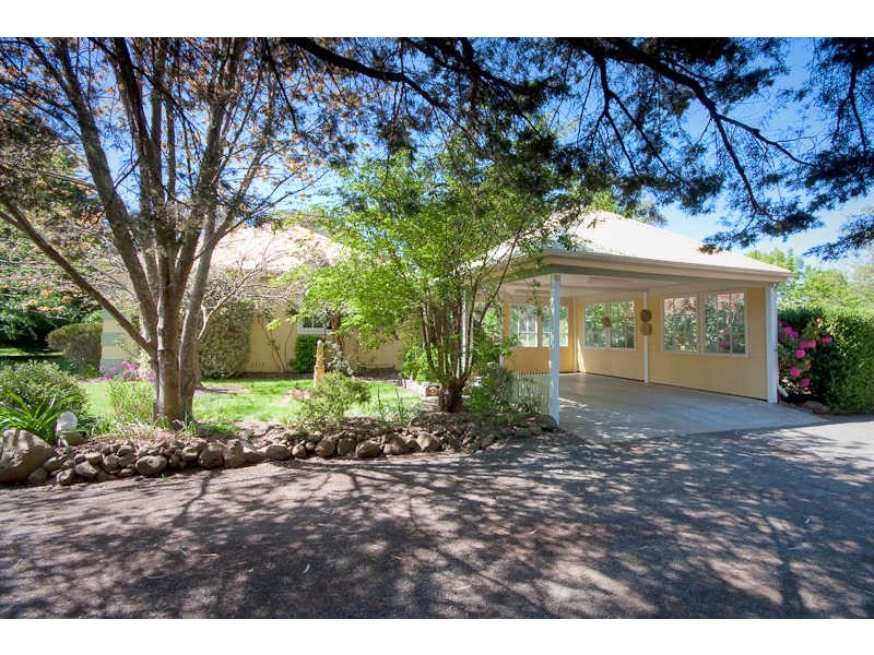 48 FAIRBAIRN PLACE*, Kyneton VIC 3444