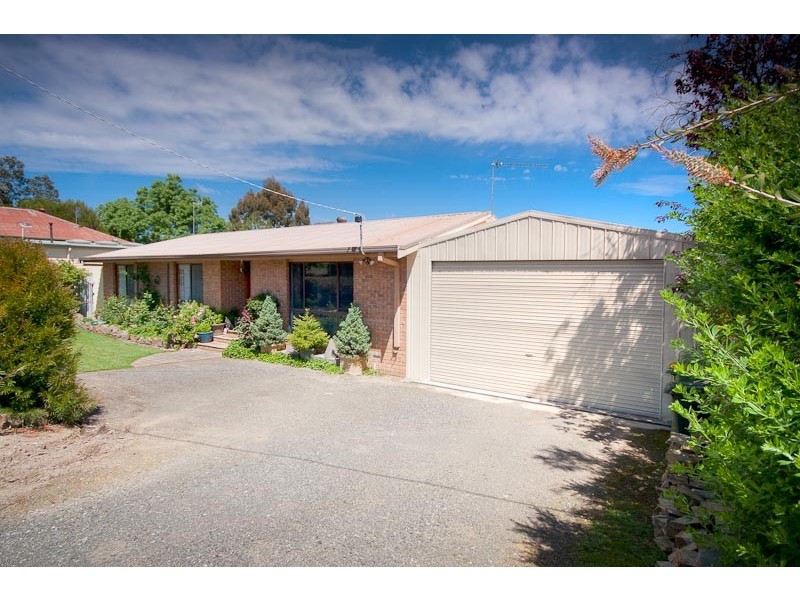 19 BARKER STREET*, Malmsbury VIC 3446