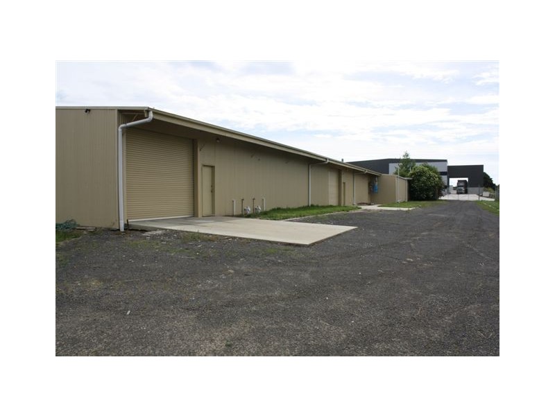 42 and 44  Redesdale Road*, Kyneton VIC 3444