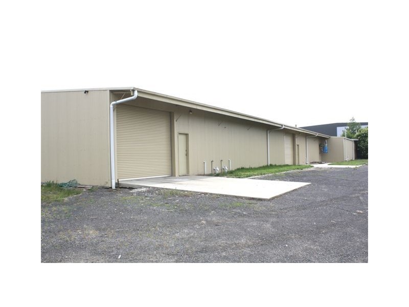 42 and 44  Redesdale Road*, Kyneton VIC 3444