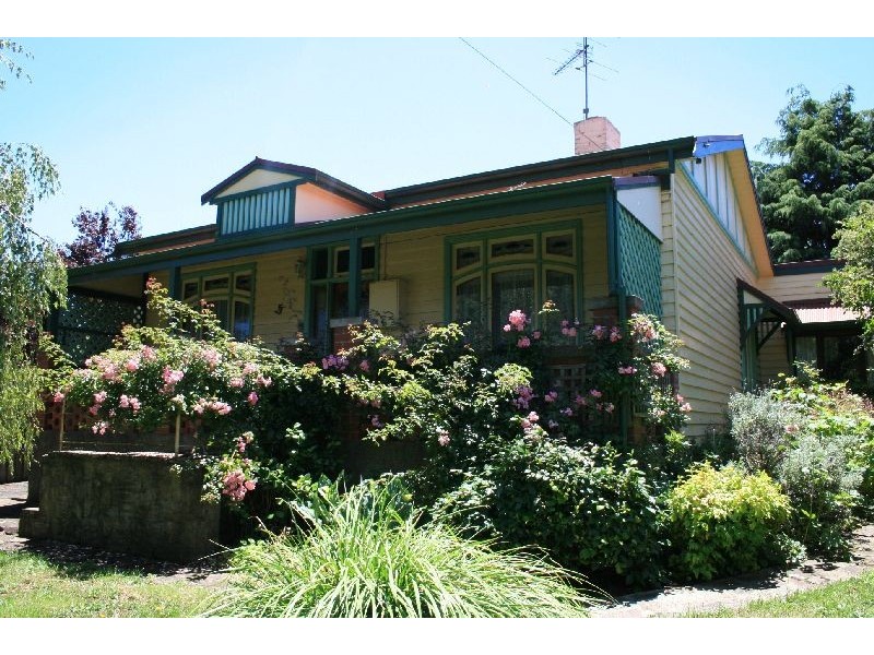 5 Maxwell Street*, Kyneton VIC 3444