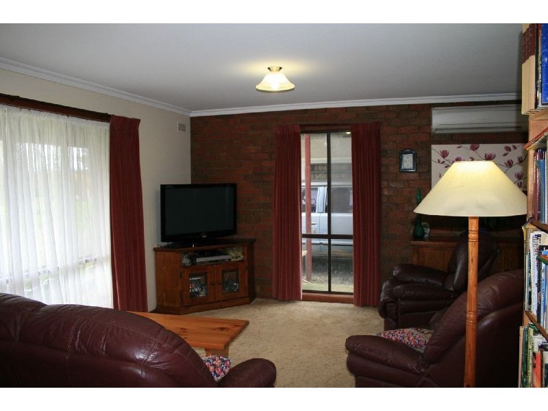 279 Burton Avenue, Kyneton VIC 3444