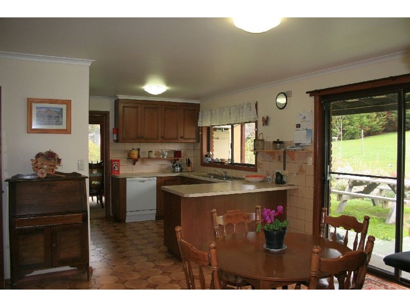 279 Burton Avenue, Kyneton VIC 3444