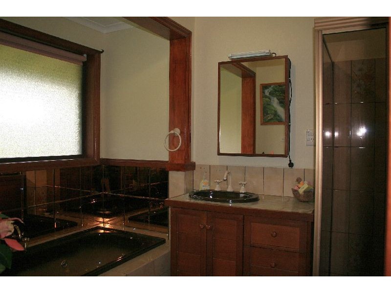 279 Burton Avenue, Kyneton VIC 3444