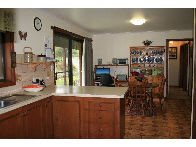 279 Burton Avenue, Kyneton VIC 3444