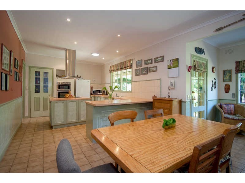 48 FAIRBAIRN PLACE, Kyneton VIC 3444