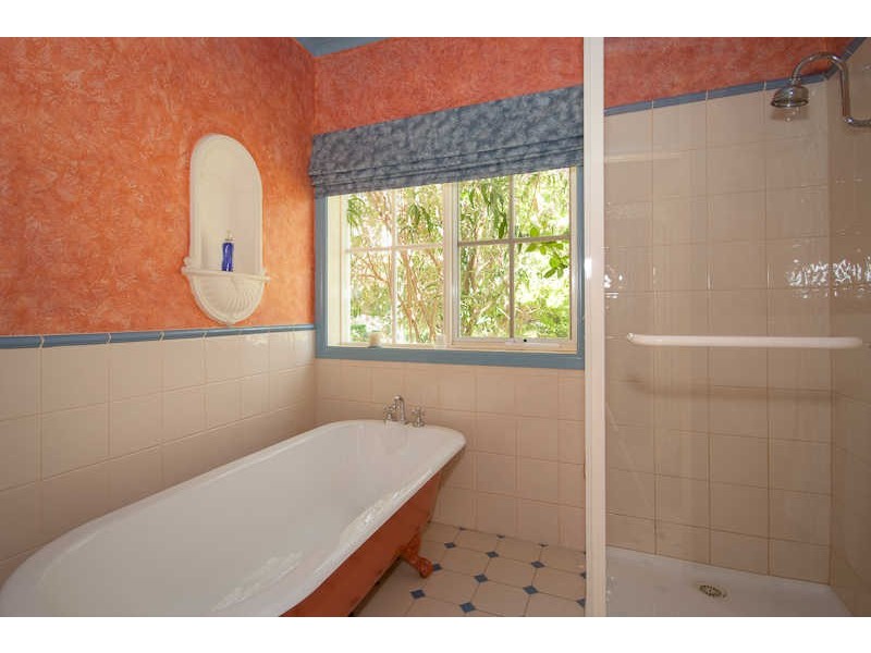 48 FAIRBAIRN PLACE, Kyneton VIC 3444