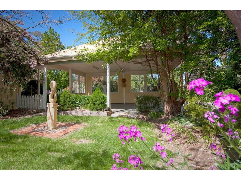 48 FAIRBAIRN PLACE, Kyneton VIC 3444