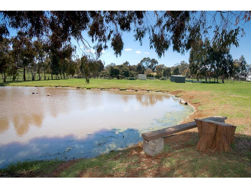 48 FAIRBAIRN PLACE, Kyneton VIC 3444