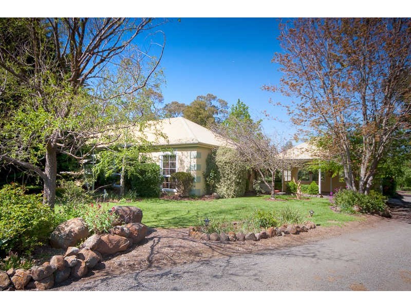 48 FAIRBAIRN PLACE, Kyneton VIC 3444