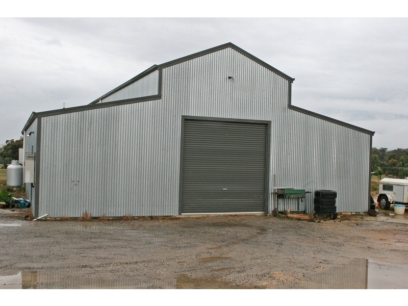 87 PHILLIPS RD, Taradale VIC 3447