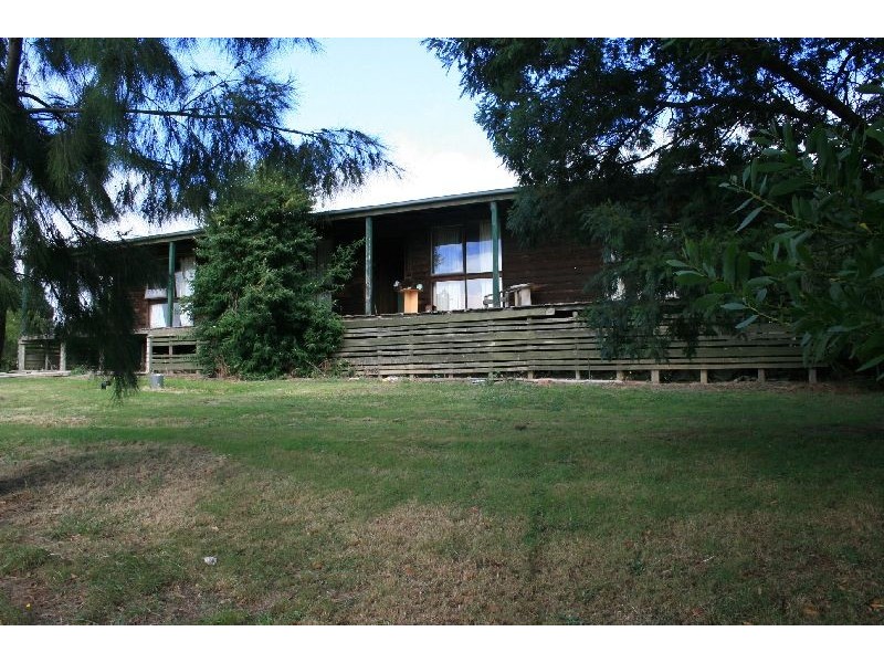 68 TYQUINS ROAD*, Taradale VIC 3447