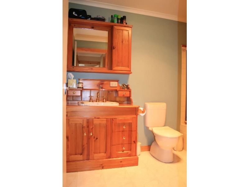 96 Baynton Road, Kyneton VIC 3444