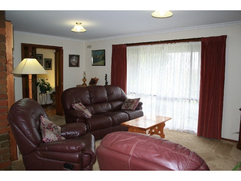 279 Burton Avenue, Kyneton VIC 3444