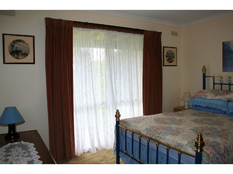 279 Burton Avenue, Kyneton VIC 3444