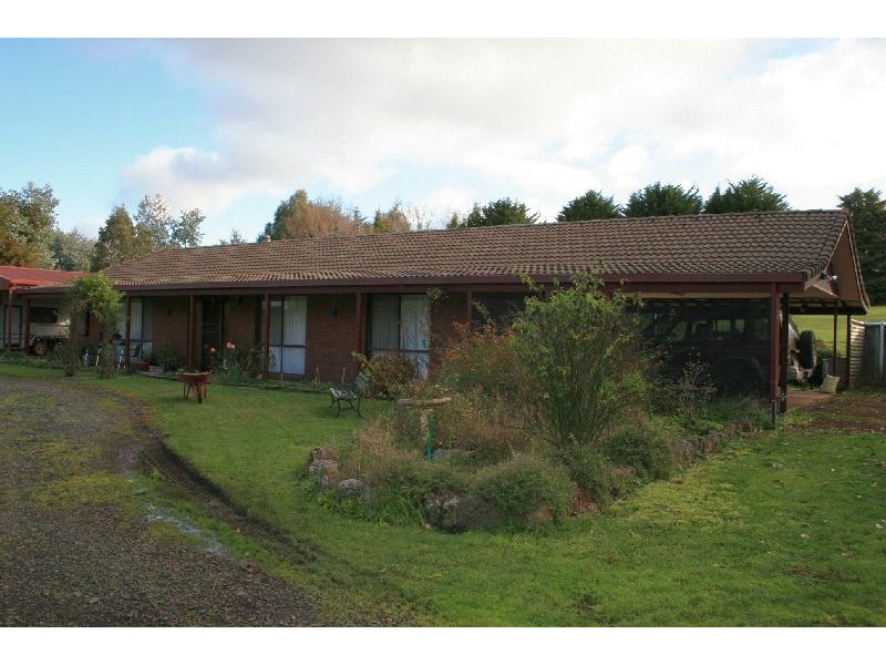 279 Burton Avenue, Kyneton VIC 3444