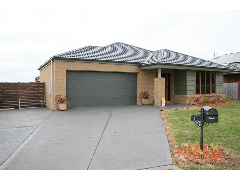 6 Martin Place, Kyneton VIC 3444