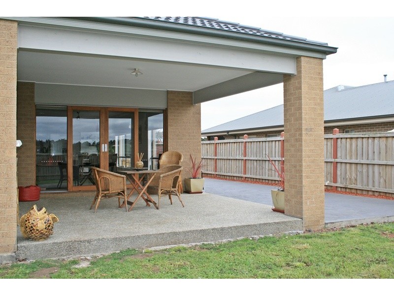 6 Martin Place, Kyneton VIC 3444