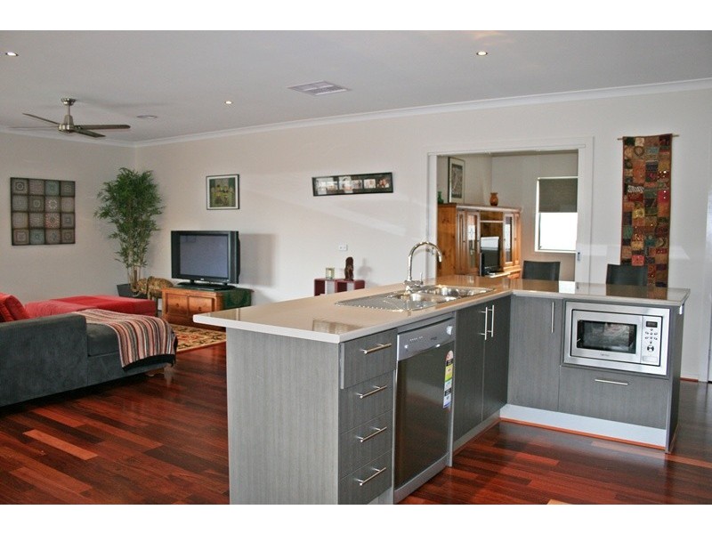 6 Martin Place, Kyneton VIC 3444