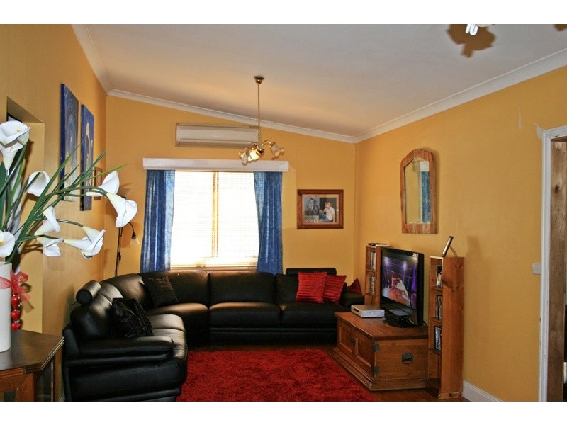 16 New Street, Kyneton VIC 3444