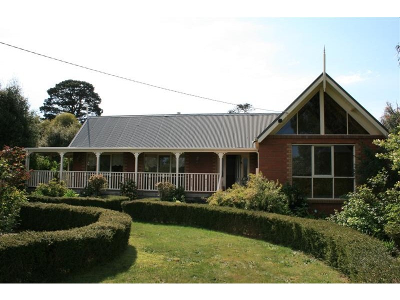 49 WHITE AVENUE, Romsey VIC 3434