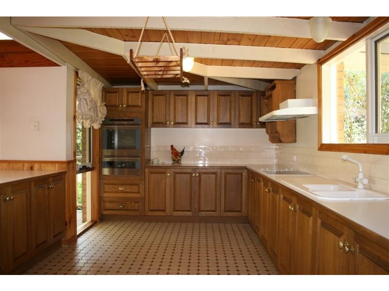 49 WHITE AVENUE, Romsey VIC 3434