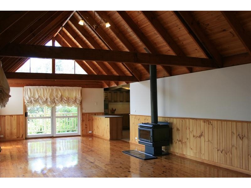 49 WHITE AVENUE, Romsey VIC 3434