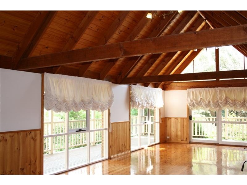 49 WHITE AVENUE, Romsey VIC 3434