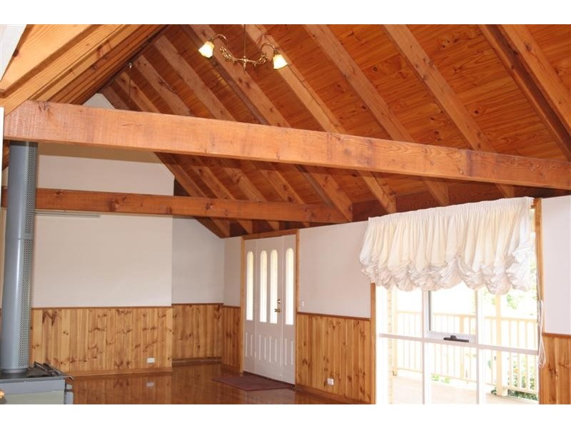 49 WHITE AVENUE, Romsey VIC 3434