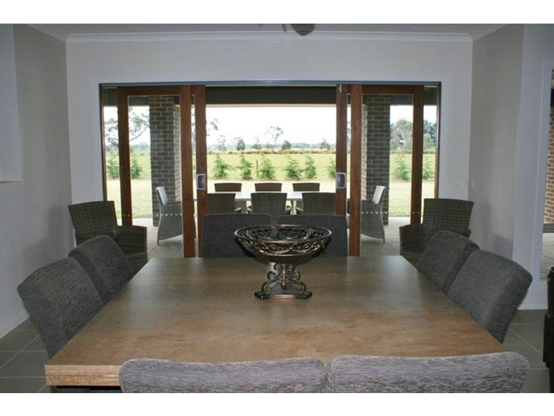 2 Opal Crt, Kyneton VIC 3444