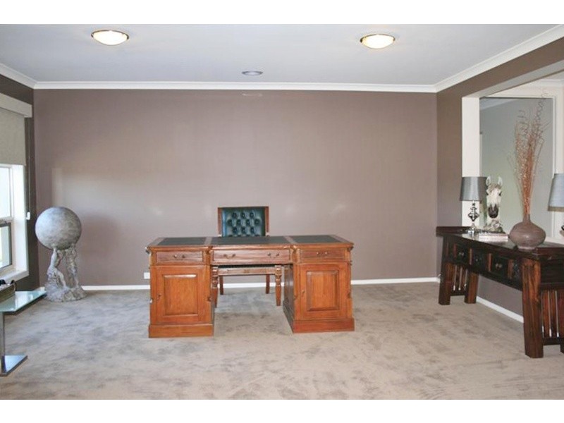 2 Opal Crt, Kyneton VIC 3444