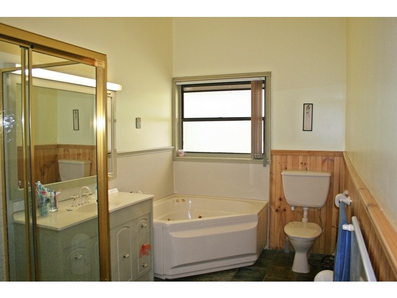 359 Taradale Road, Drummond North VIC 3446