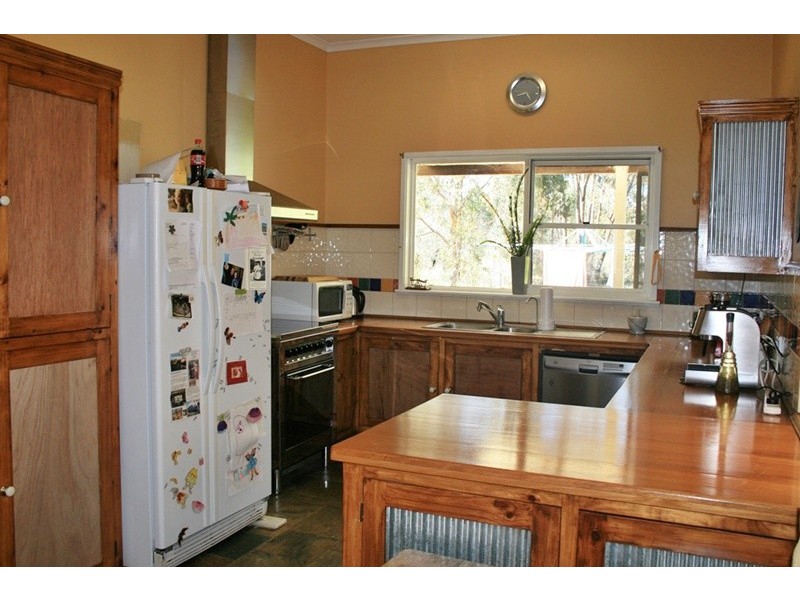 359 TARADALE RD, Drummond North VIC 3446