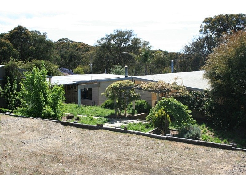 359 TARADALE RD, Drummond North VIC 3446