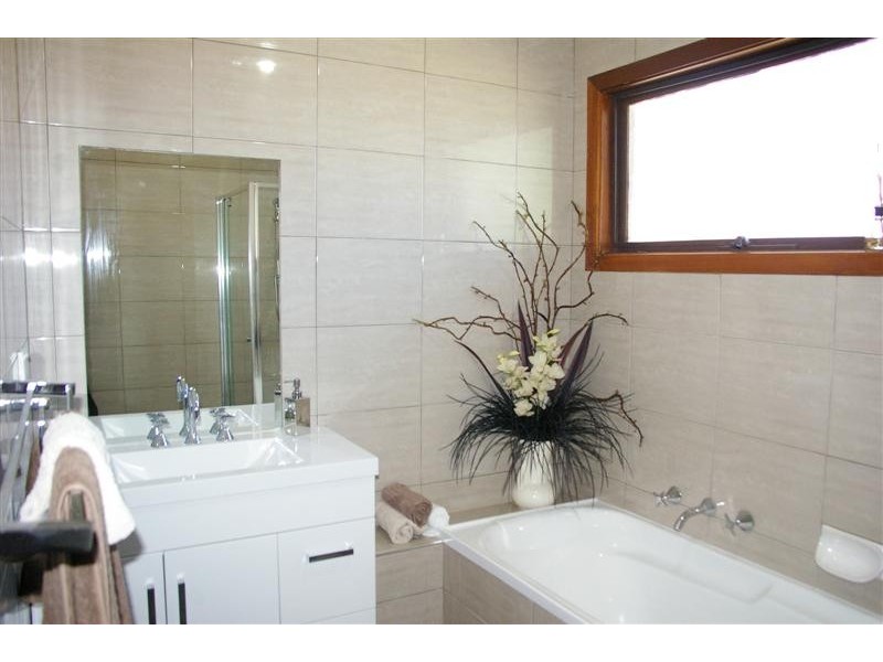 76 Beauchamp Street, Kyneton VIC 3444