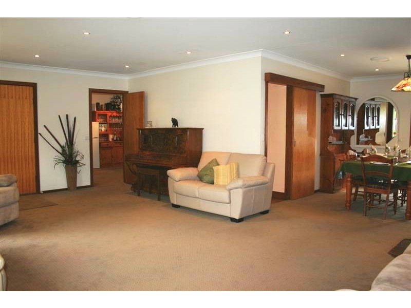 76 BEAUCHAMP STREET., Kyneton VIC 3444