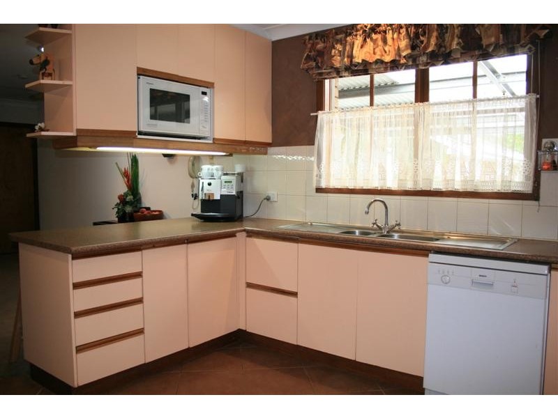 76 BEAUCHAMP STREET., Kyneton VIC 3444