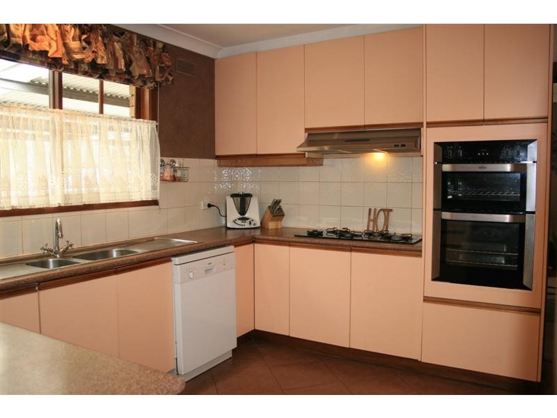 76 BEAUCHAMP STREET., Kyneton VIC 3444