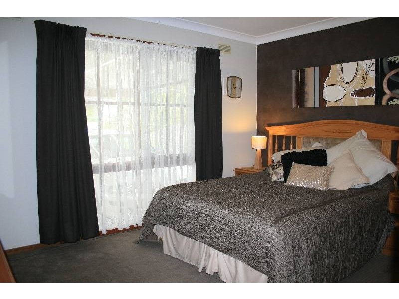 76 BEAUCHAMP STREET., Kyneton VIC 3444