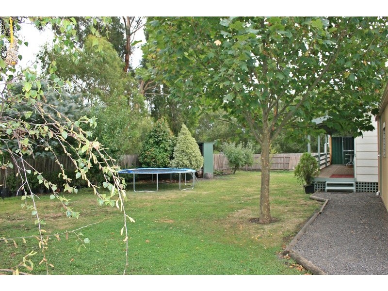 76 BEAUCHAMP STREET., Kyneton VIC 3444