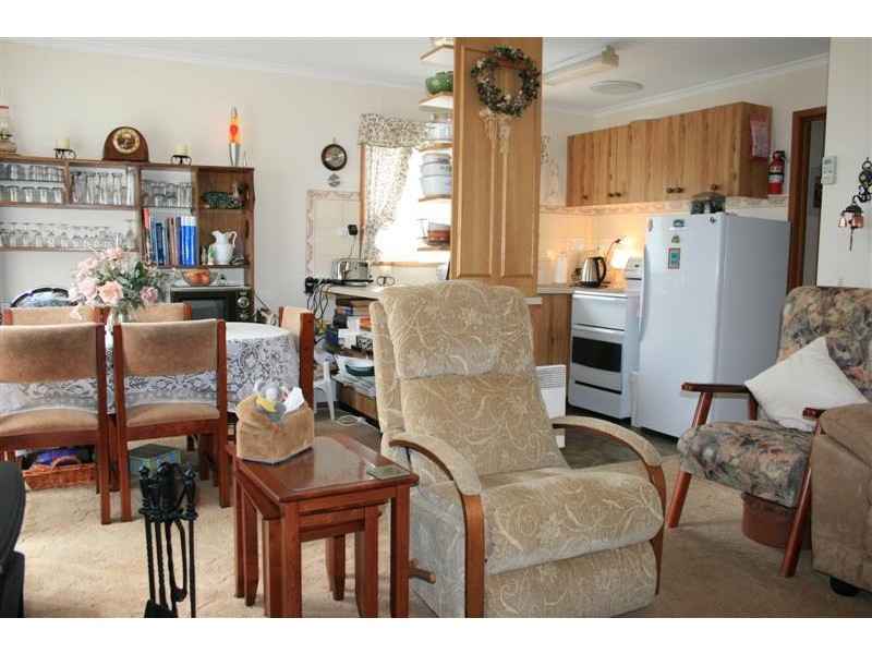 76 BEAUCHAMP STREET., Kyneton VIC 3444