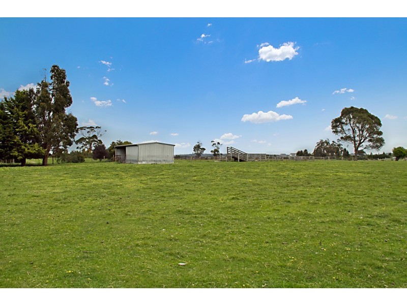70-72 Flynns Lane, Kyneton VIC 3444