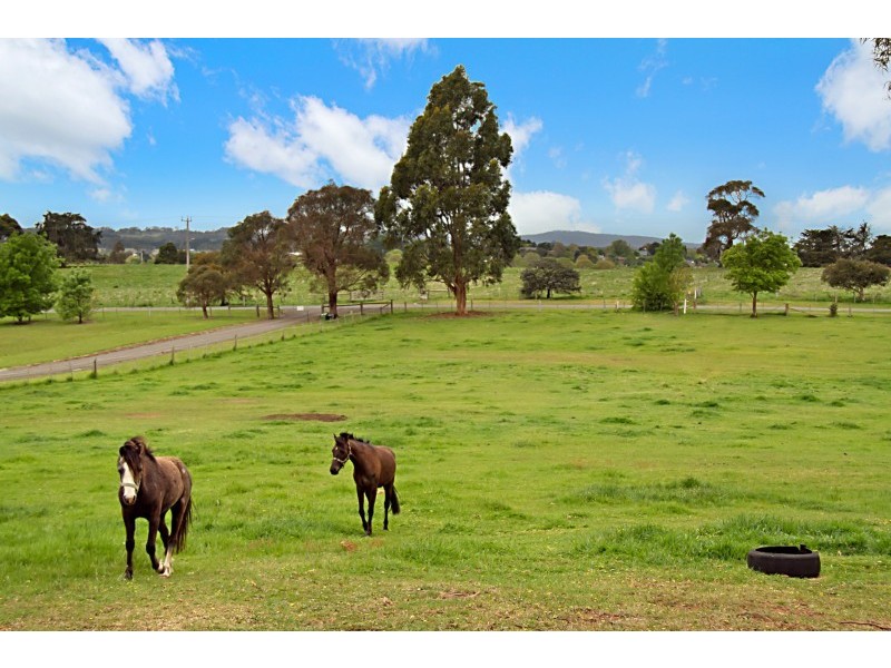 70-72 Flynns Lane, Kyneton VIC 3444