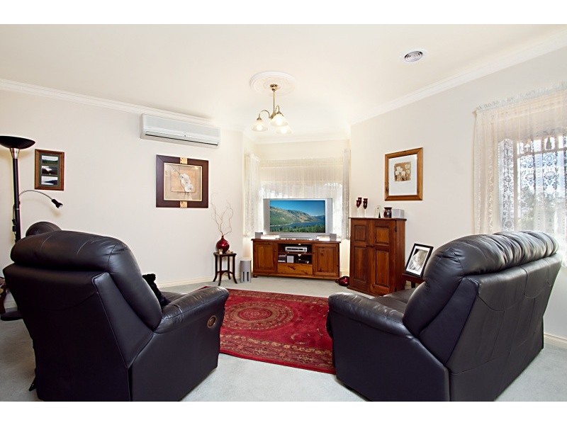 27 Blair Drive, Kyneton VIC 3444